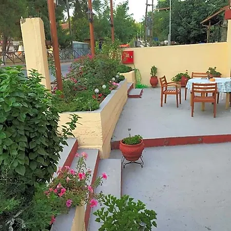 Akanthos Hotel