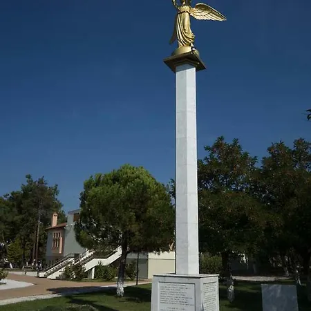 Akanthos Hotel *